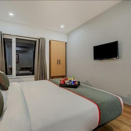 Hotel Town Plaza Пюн Екстериор снимка