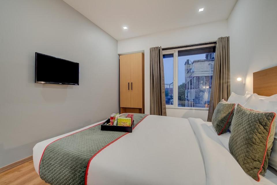 Hotel Town Plaza Пюн Екстериор снимка